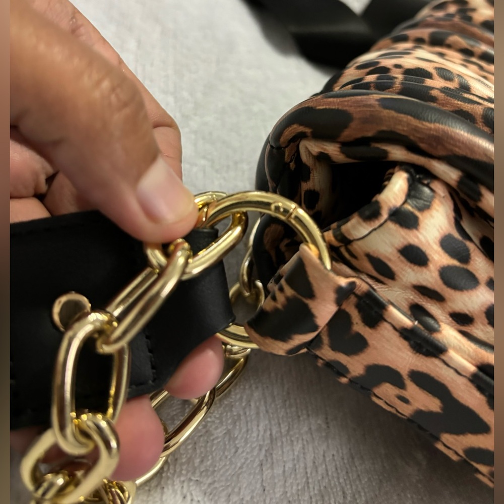 Betsey Johnson Crossbody convertible clutch leopard handbag. - Picture 10 of 14